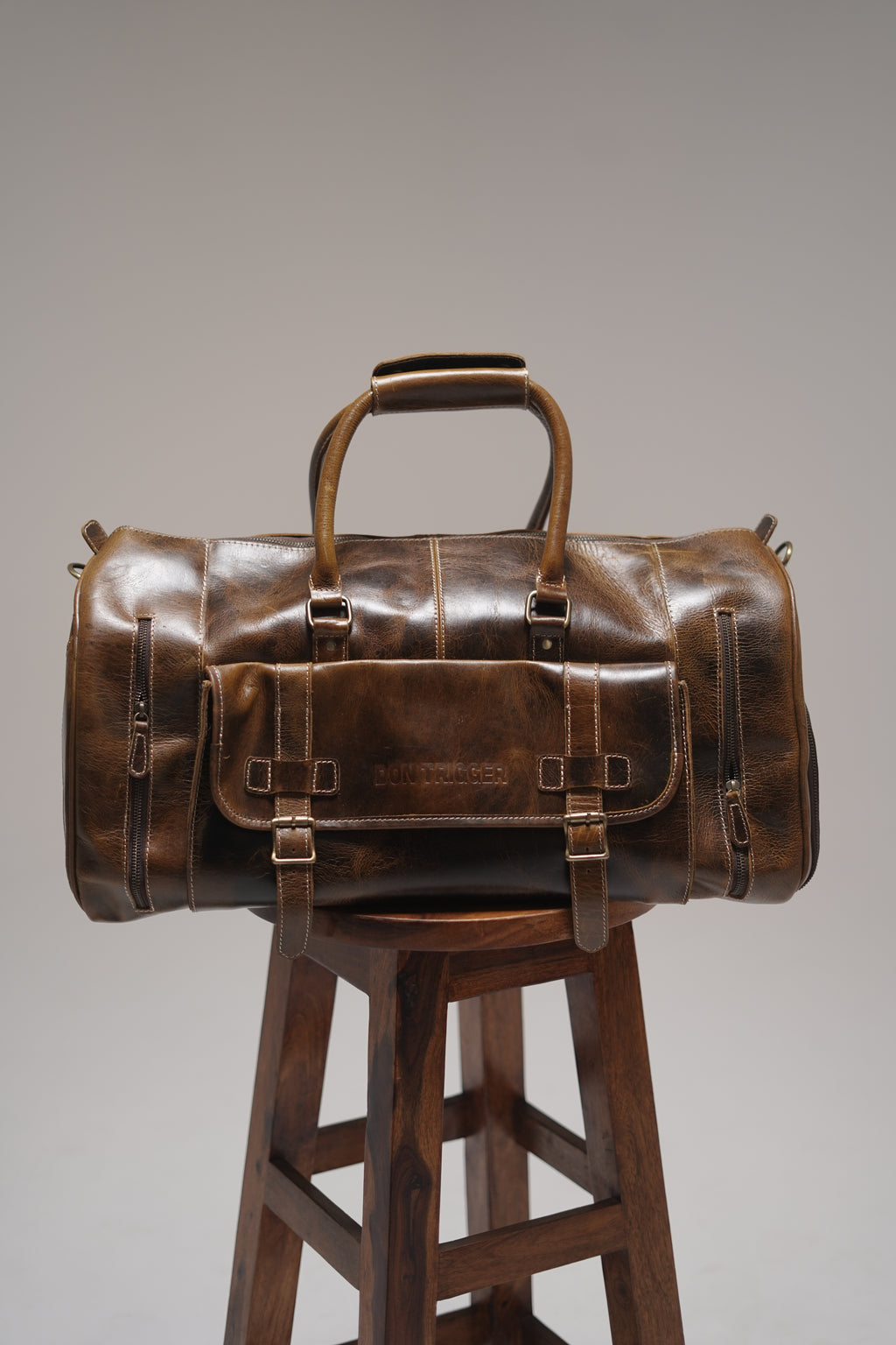 TRAVELLING BAG