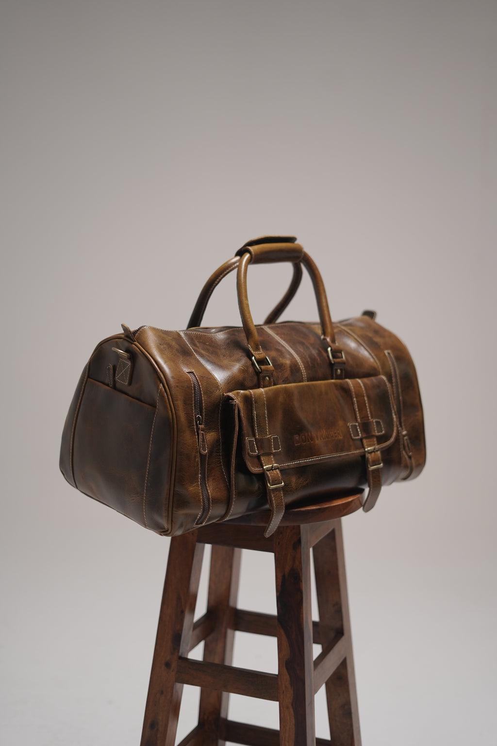 TRAVELLING BAG